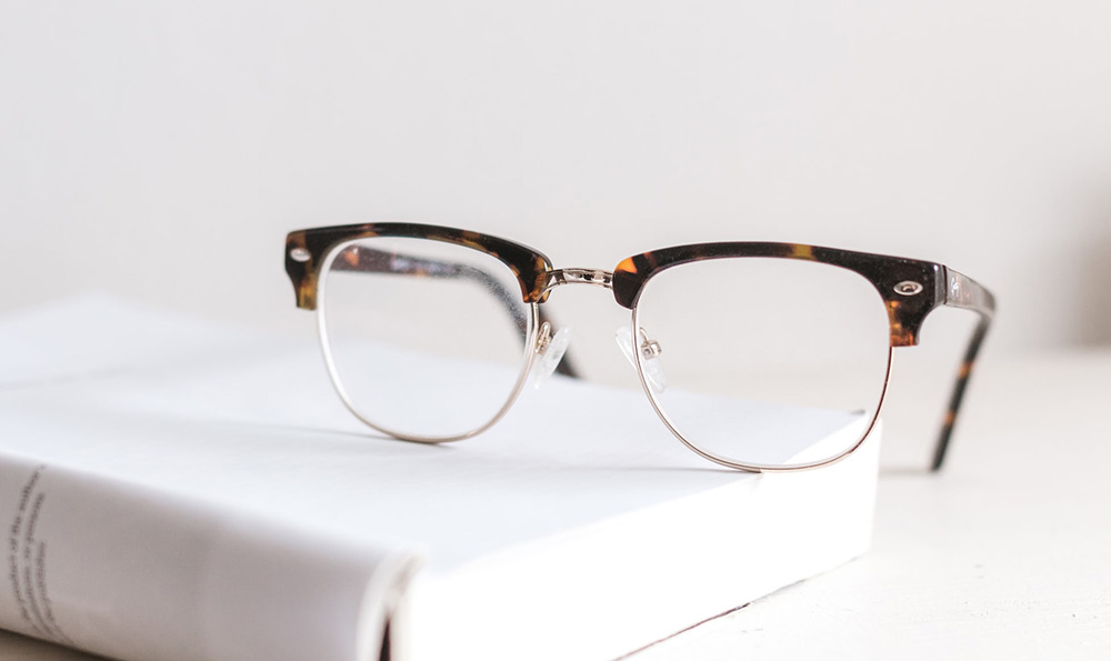 眼镜防蓝光加膜保护视力的新选择