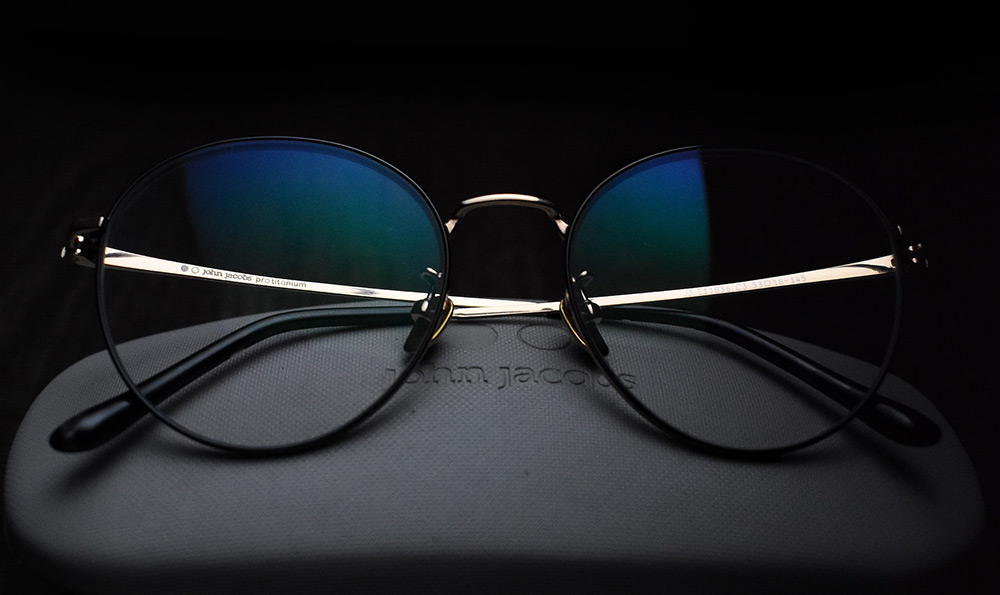 黑框眼镜素颜500度防蓝光的行业文章